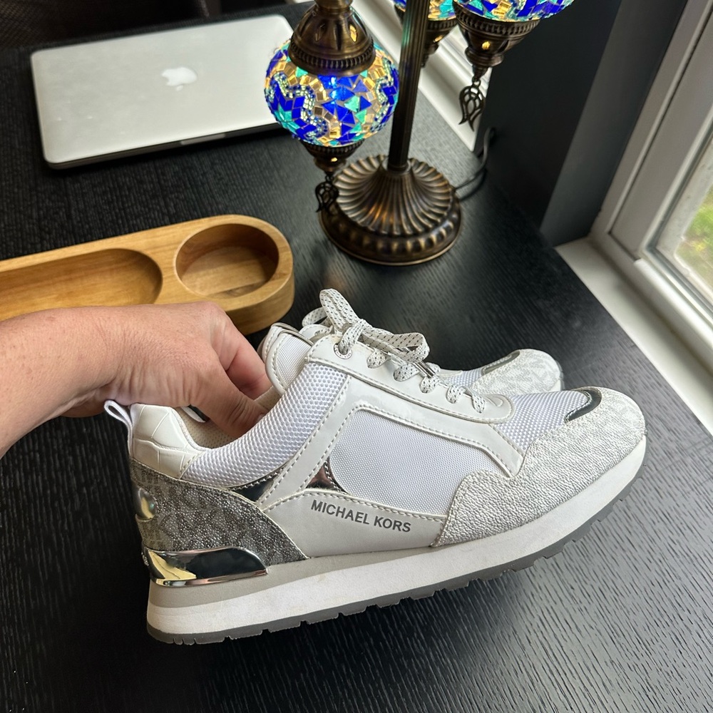 Michael Kors Maddy Trainer Fashion Sneaker Shoes Size 9